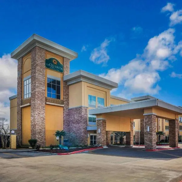 La Quinta by Wyndham Beeville, hotel v destinaci Beeville