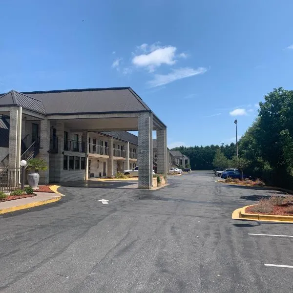 Deluxe Inn & Suites, hotel in York