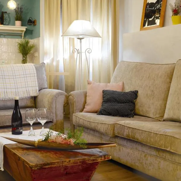 PERIQUiNA CASA RURAL CON ENCANTO，Munébrega的飯店