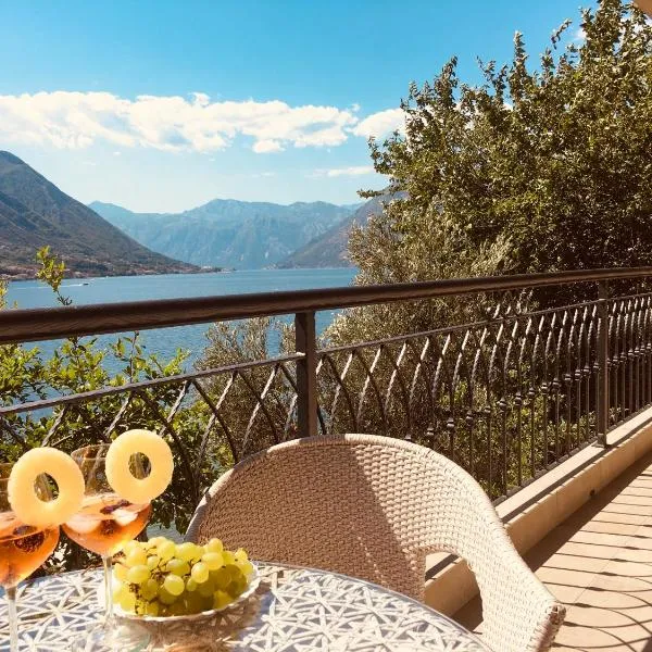 Apartment Nora, hotel in Kotor