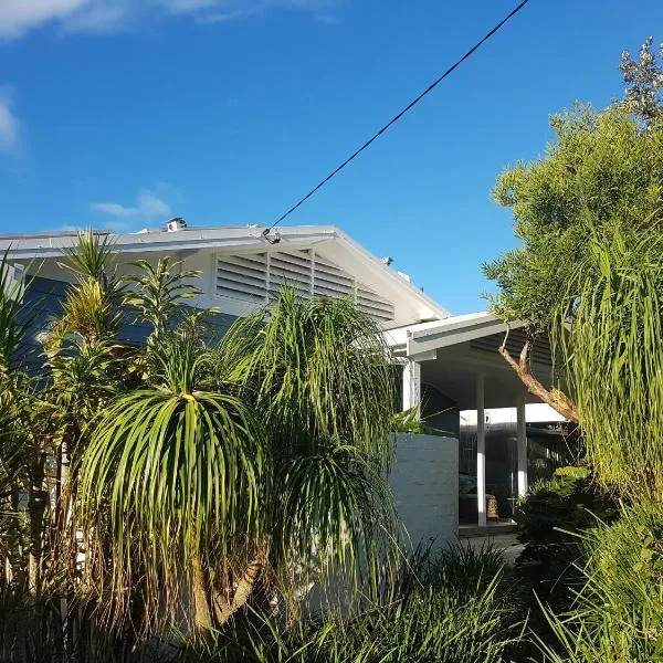 Twenty on Lake, hótel í North Avoca