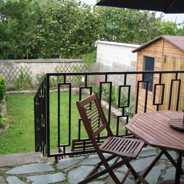 Spacious Quentoinise Town House, hotel in Saint-Quentin