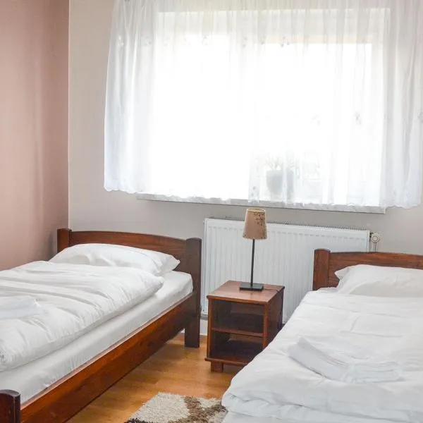 Zamkowa Noclegi Restauracja, hotel v destinaci Drohiczyn