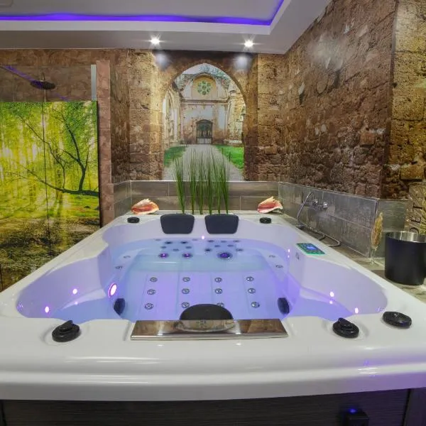 Viesnīca LA VEGUILLA DELUXE JACUZZi pilsētā Alama de Aragona