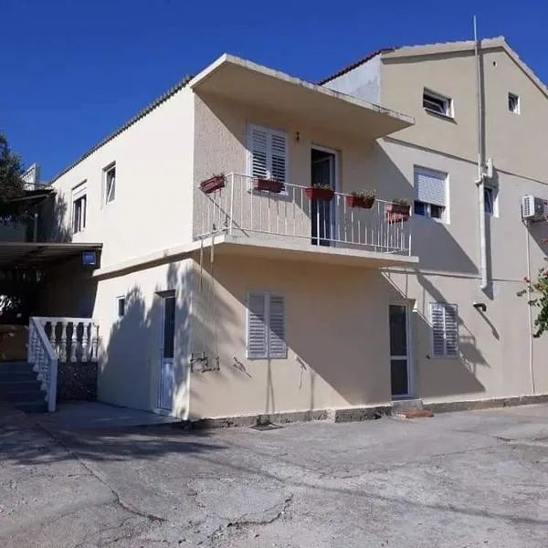 Apartmani Bezek, hotel v destinácii Ston