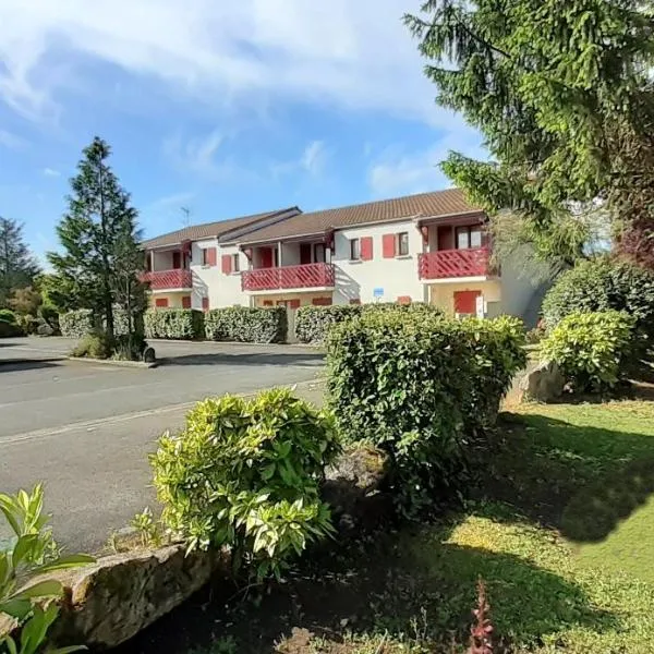 Résidence Hôtelière Hélios, hotel in Saint-Simon-de-Bordes