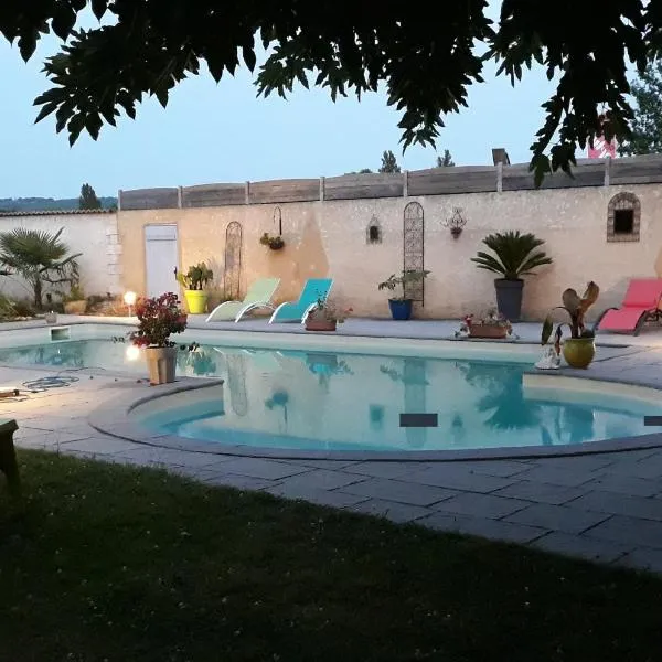 Le Clos de la Salamandre, hotel v destinácii Duravel