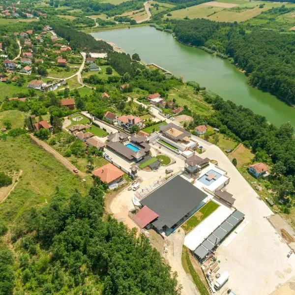 Woodland Resort, מלון בMala Vrbica