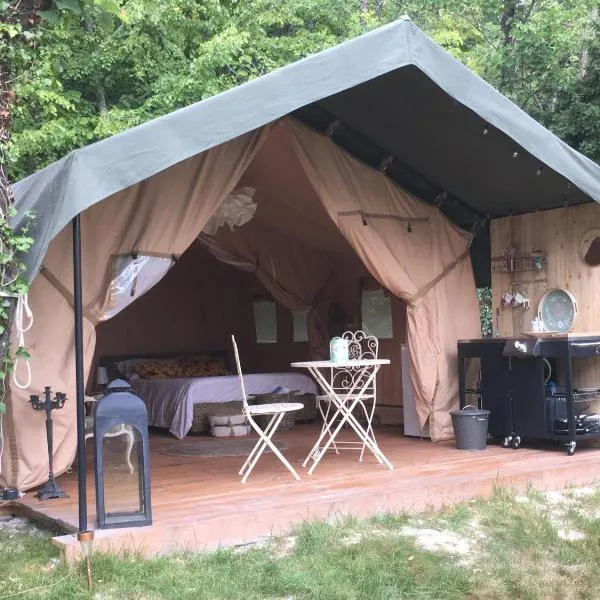 Les Toiles de La Tortillère tentes luxes safari lodge glamping insolite, хотел в Marçay
