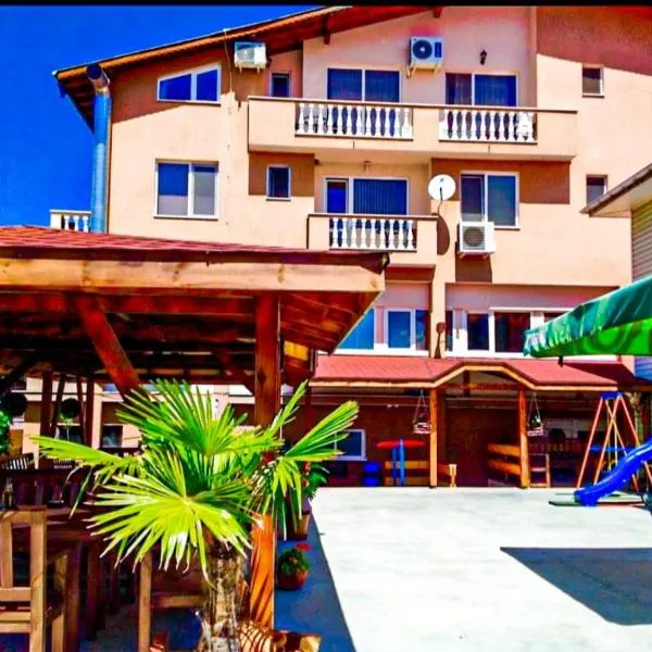 Hotel Alikante: Sarnitsa şehrinde bir otel