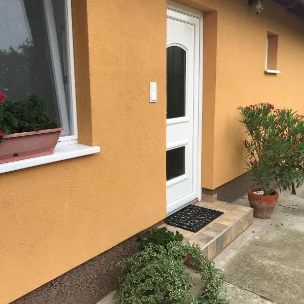 Dália apartman Gyömrő, hotel v destinaci Gyömrő