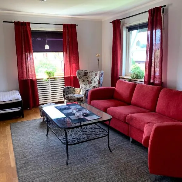 2 rum och kök på Färjestad, hotel v destinaci Karlstad