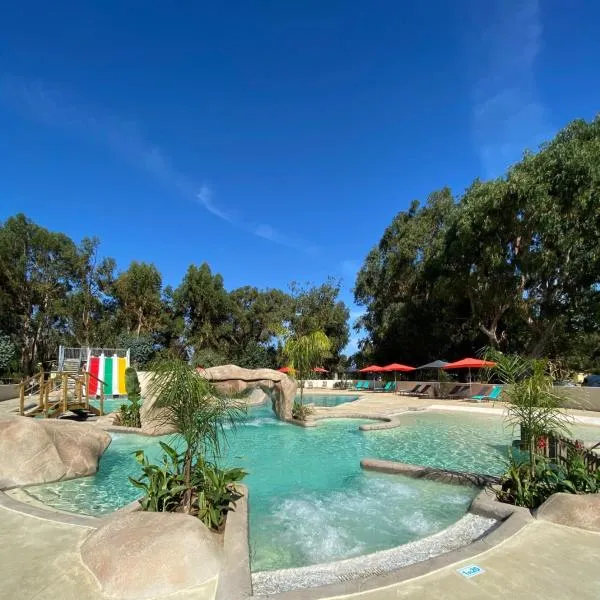 Le Camping de la Plage – hotel w mieście Aregno