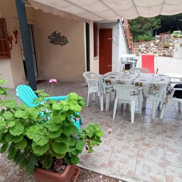Casa LINNAS SICCAS, hotel in Cala Liberotto
