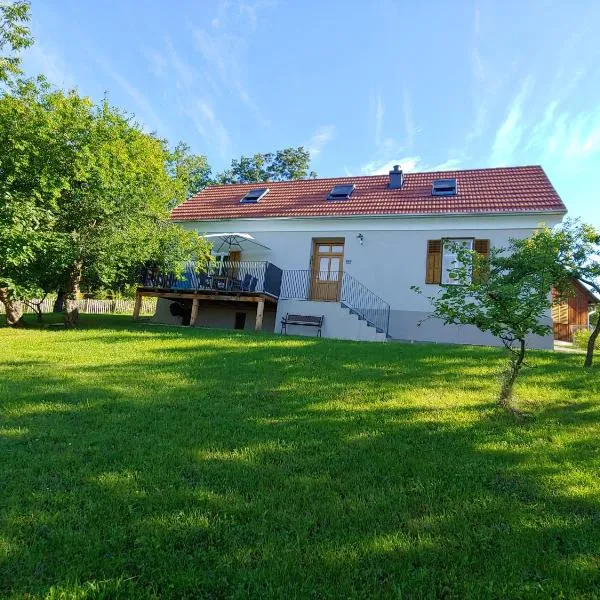 Ferienhaus zur Opernsängerin, hotel v destinaci Hartberg