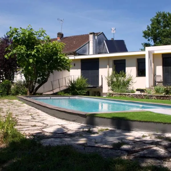 Chambre BEAUSEJOUR, hotel v destinaci Brive-la-Gaillarde