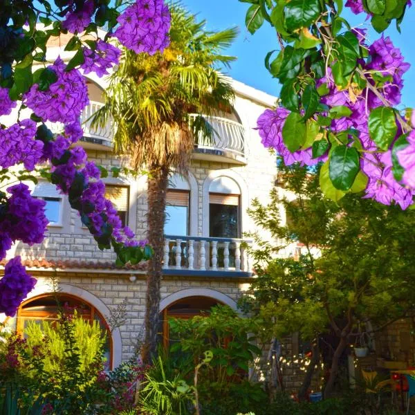 Roso, hotel v Gradaci