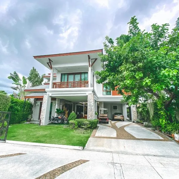 Royal Sammuk Villa, hotel v destinaci Bang Saen