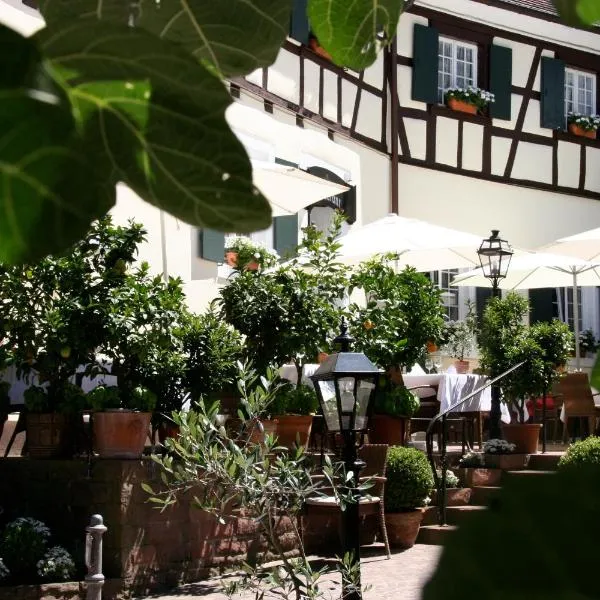 Romantik Hotel zur Sonne, hotell i Badenweiler