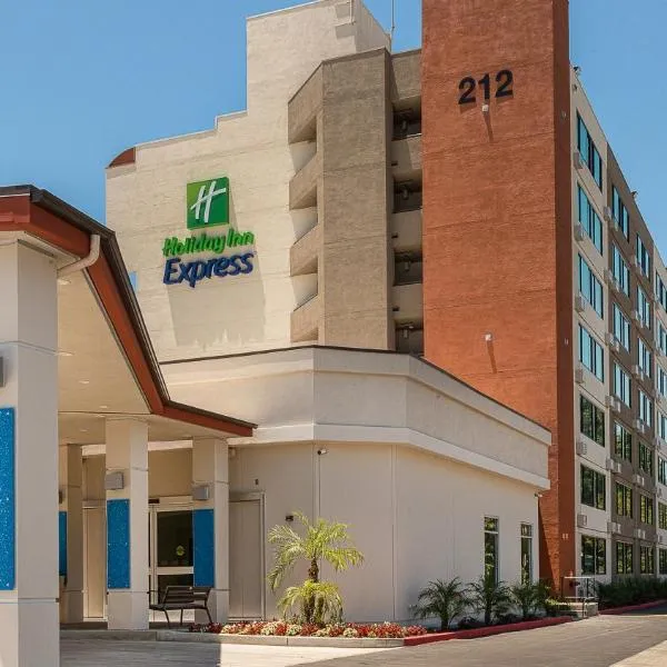 Holiday Inn Express Fullerton-Anaheim, an IHG Hotel, מלון בפולרטון