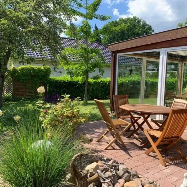 Ferienhaus in absoluter Seenähe für 4 Personen, hotel in Arendsee