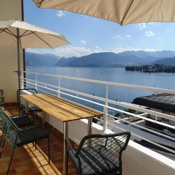 Fantastic Lake and Mountain View, First Row Lakeside, hotel a Gmunden