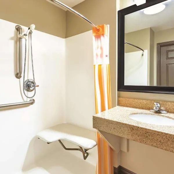 La Quinta by Wyndham Oklahoma City - Moore, hotel in Moore