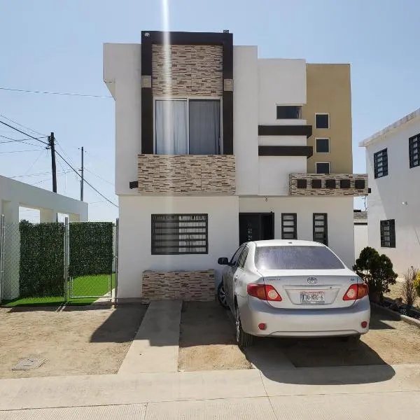 Casa cerca de Estero Beach, hotel din Coronel Esteban Cantú