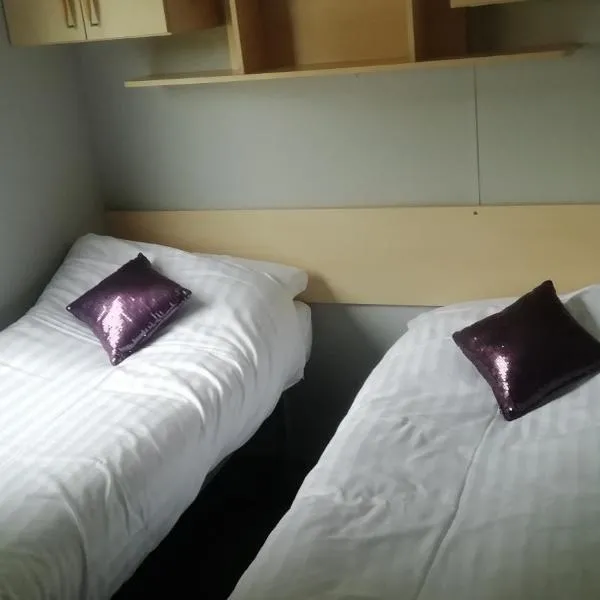 Static Caravan for hire, budget friendly, hotel di Edinburgh