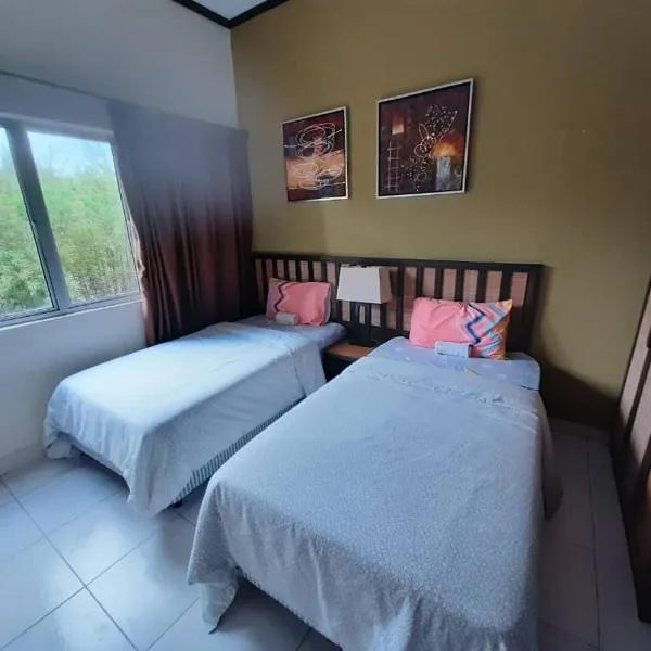Gold Coast Morib Resort Apartment Ezzy, hotel in Kampong Tanjong Pechah