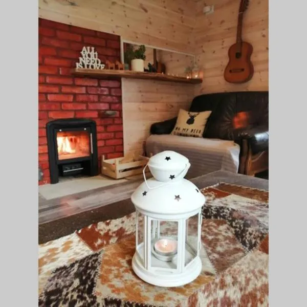 Charming Sauna Cottage in a Horse Ranch, hotel v destinaci Lieplaukė