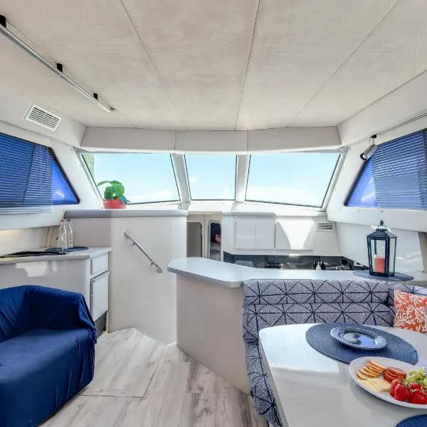 Infinity Yacht in Downtown St Augustine, hotel in St. Augustine