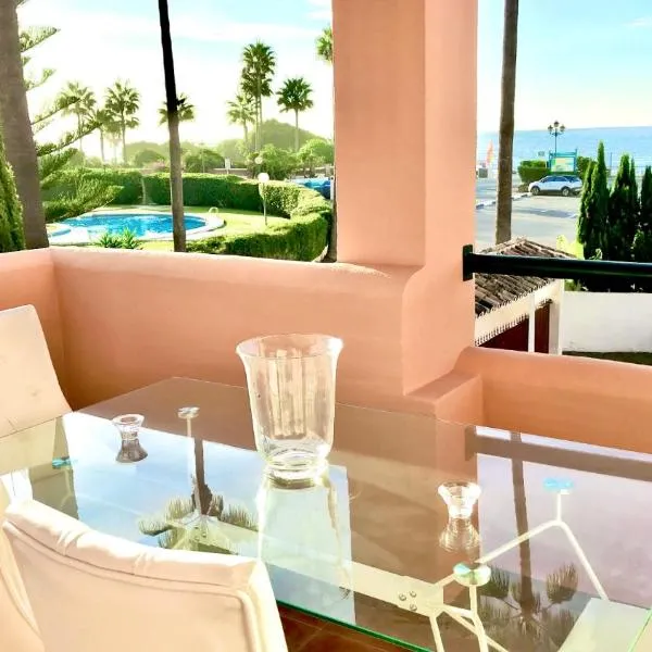 MARBELLA ALICATE BEACHFRONT - Luxury Apartment-1, Hotel in Marbella