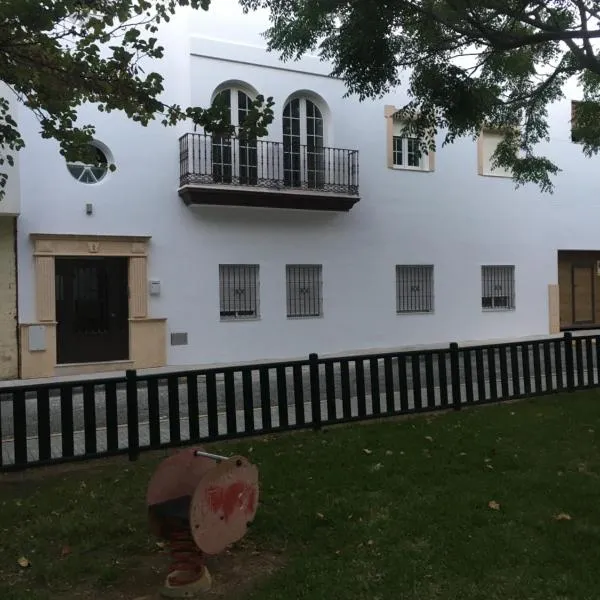 Alojamiento Saturno 1, hotel v destinaci Conil de la Frontera