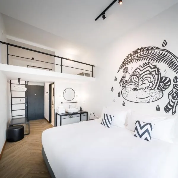 Blu Monkey Hub & Hotel Ranong, хотел в Ранонг