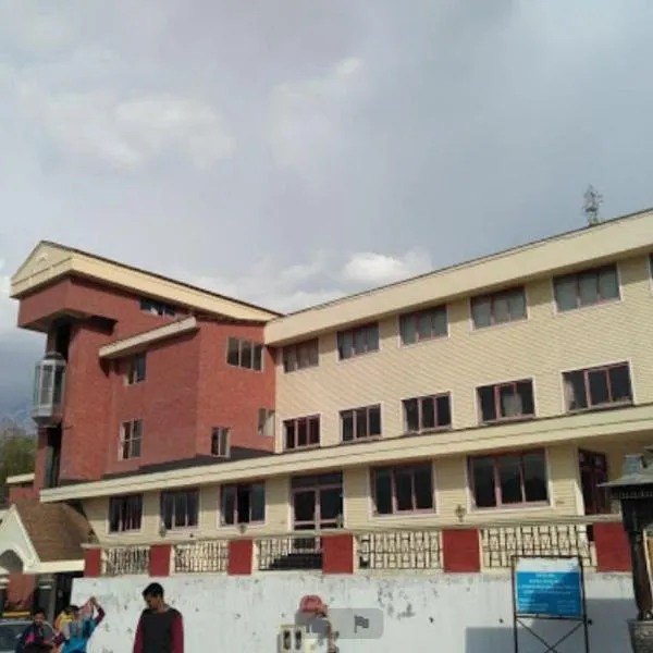 GMVN Auli, hotel in Lokpāl