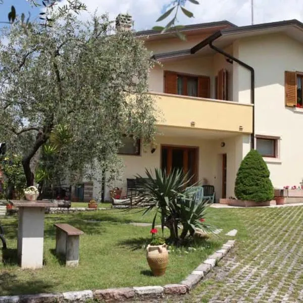 Casa Edda, hotel in Brenzone sul Garda