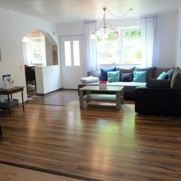 Apartment de luxe 73 qm mit 3 Zimmer und Terrasse, hótel í Einhausen