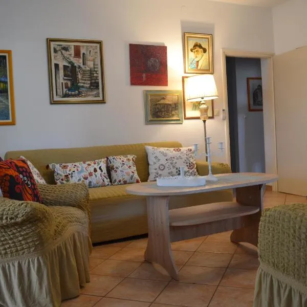 Apartments Lucija, hotell i Srima