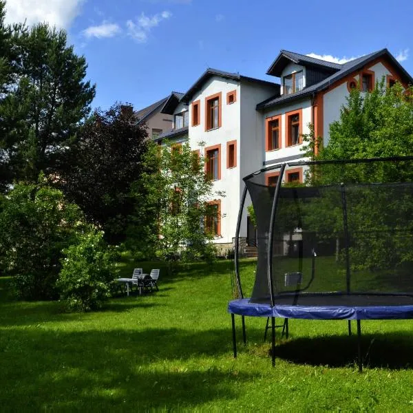 Apartmány Irisis, hotel in Chvaleč