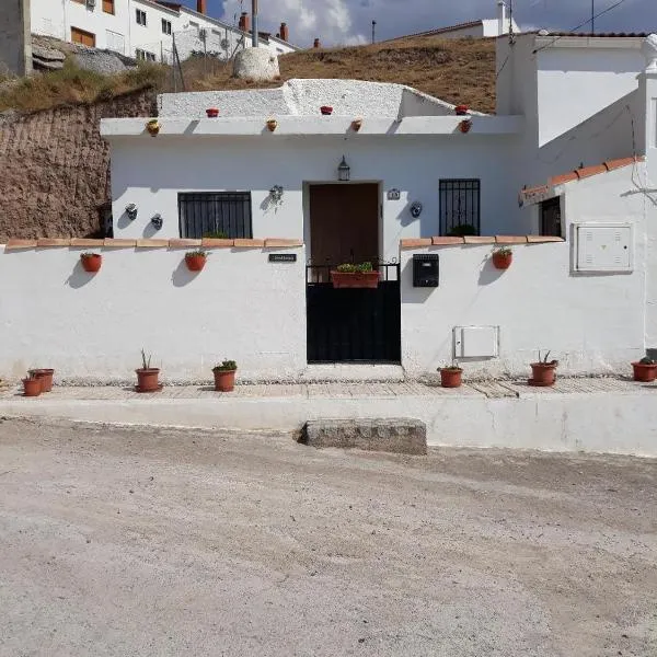 The Welcome Cave, hotel en Zújar