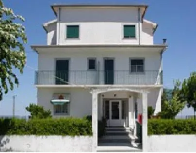 Hotel Novo Dia, hotel v destinaci Meda