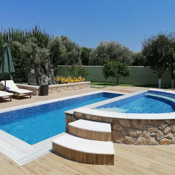 Villa MATA - 600m² with Private Pool and Jacuzzi, hotel em Kalithies