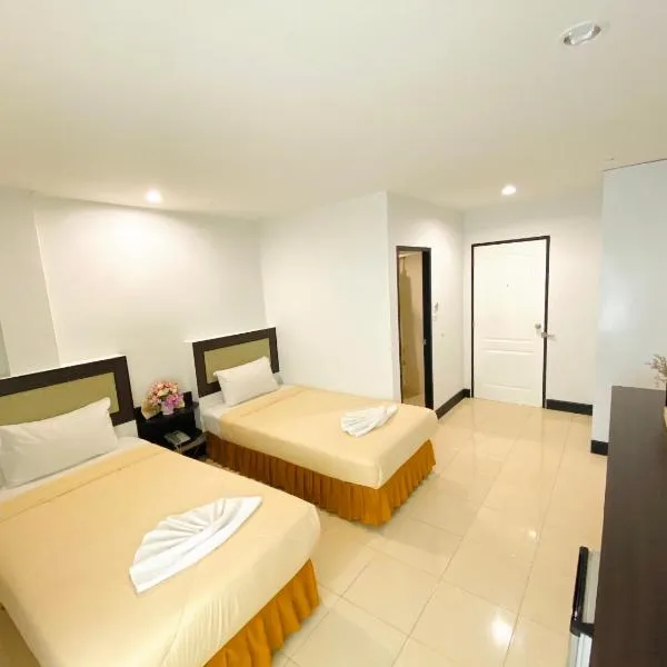 Polkadot Hostel, hotel in Ban Wang Won