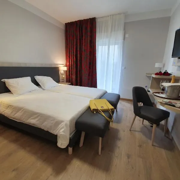 Berg'hotel, hotel v destinaci Socx