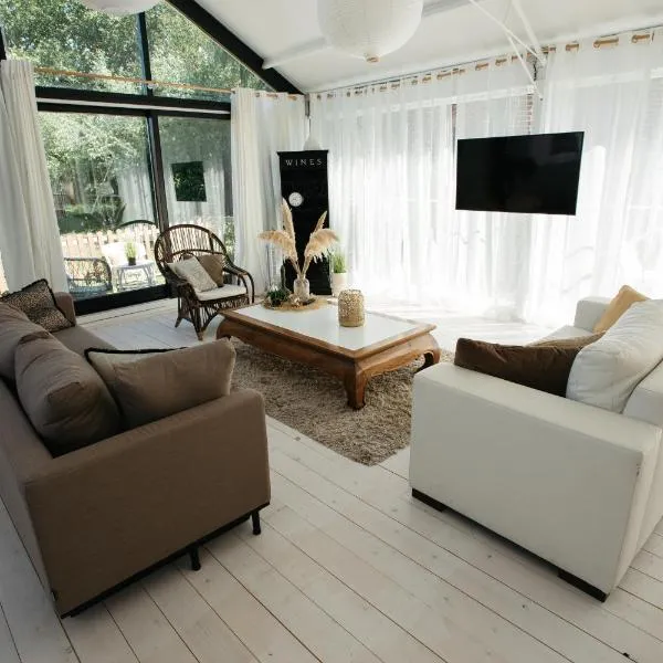 Vakantiewoning Loft Lisse - SAUNA - Beach - Keukenhof, hotel v destinaci Lisse