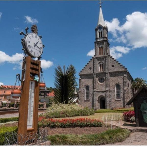 Suite em Gramado, próxima a Avenida das Hortencias