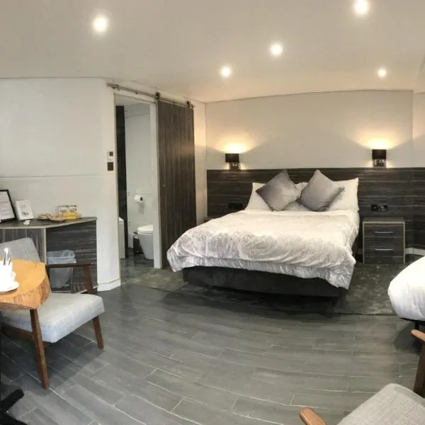 The WatersEdge, Canal Cottages, hotel in Hillingdon