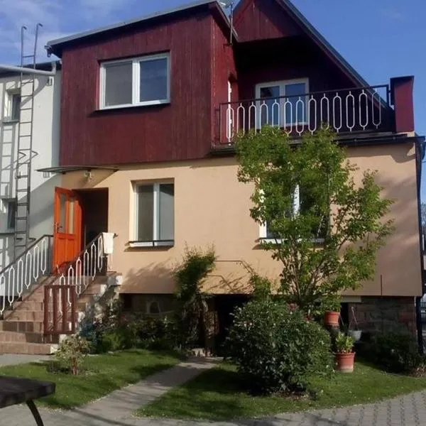 Apartmán se zahradou, ξενοδοχείο στο Κρνοβ