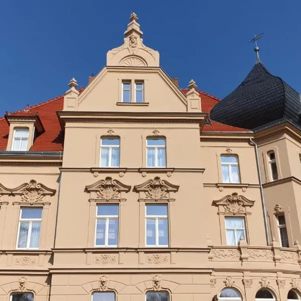 Villa Hierschel Droyßig, hotel in Osterfeld